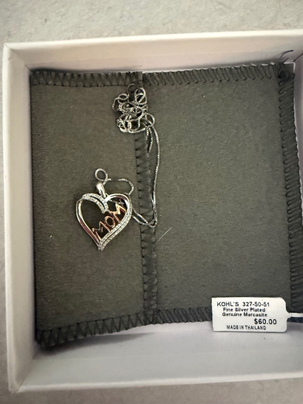 Kohls mom necklace